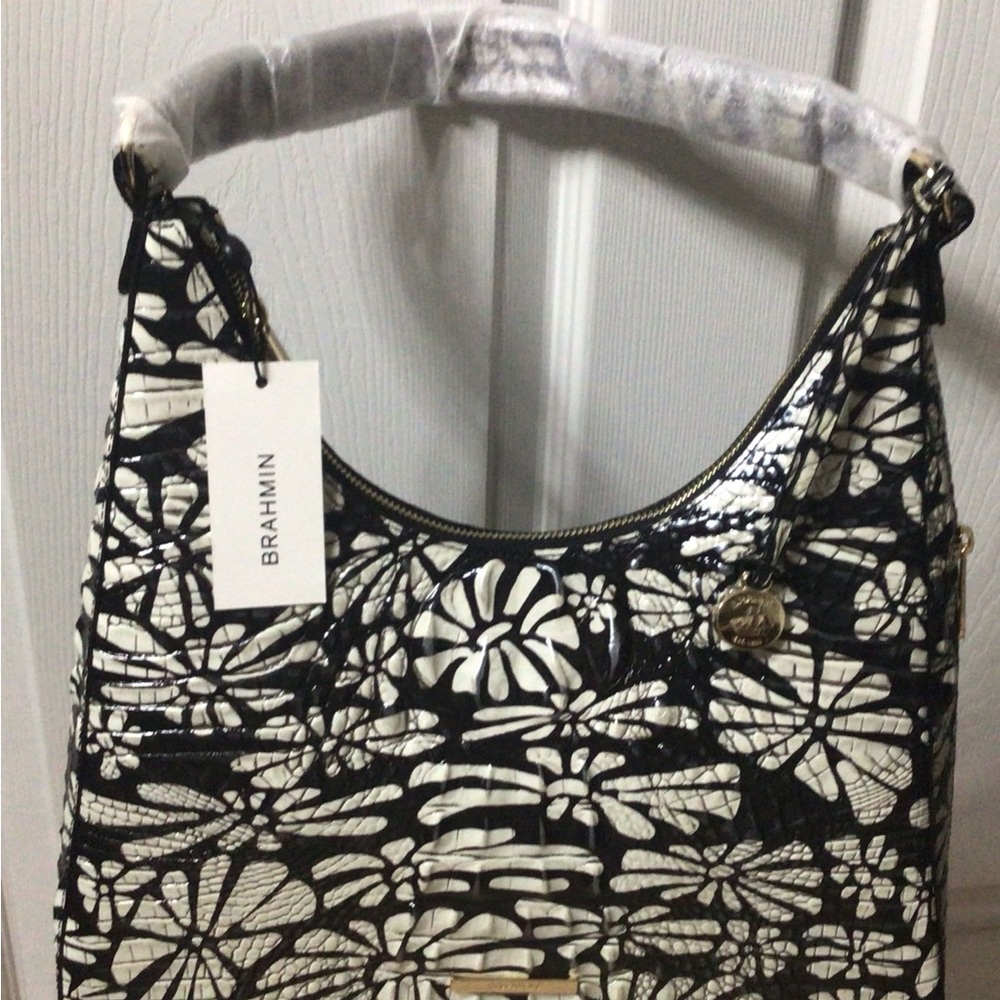Brahmin Leather Daisy Batik Black /White Elegant Shoulder Bag. 
NEW WITH TAGS